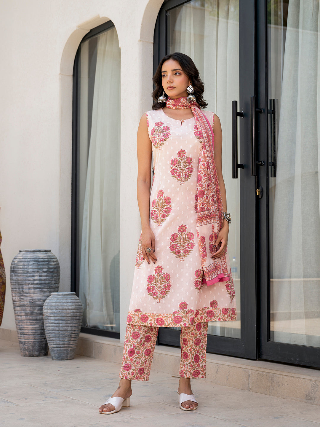 Eshani Pink Floral Printed Cotton Straight Fit Kurta Pant Set