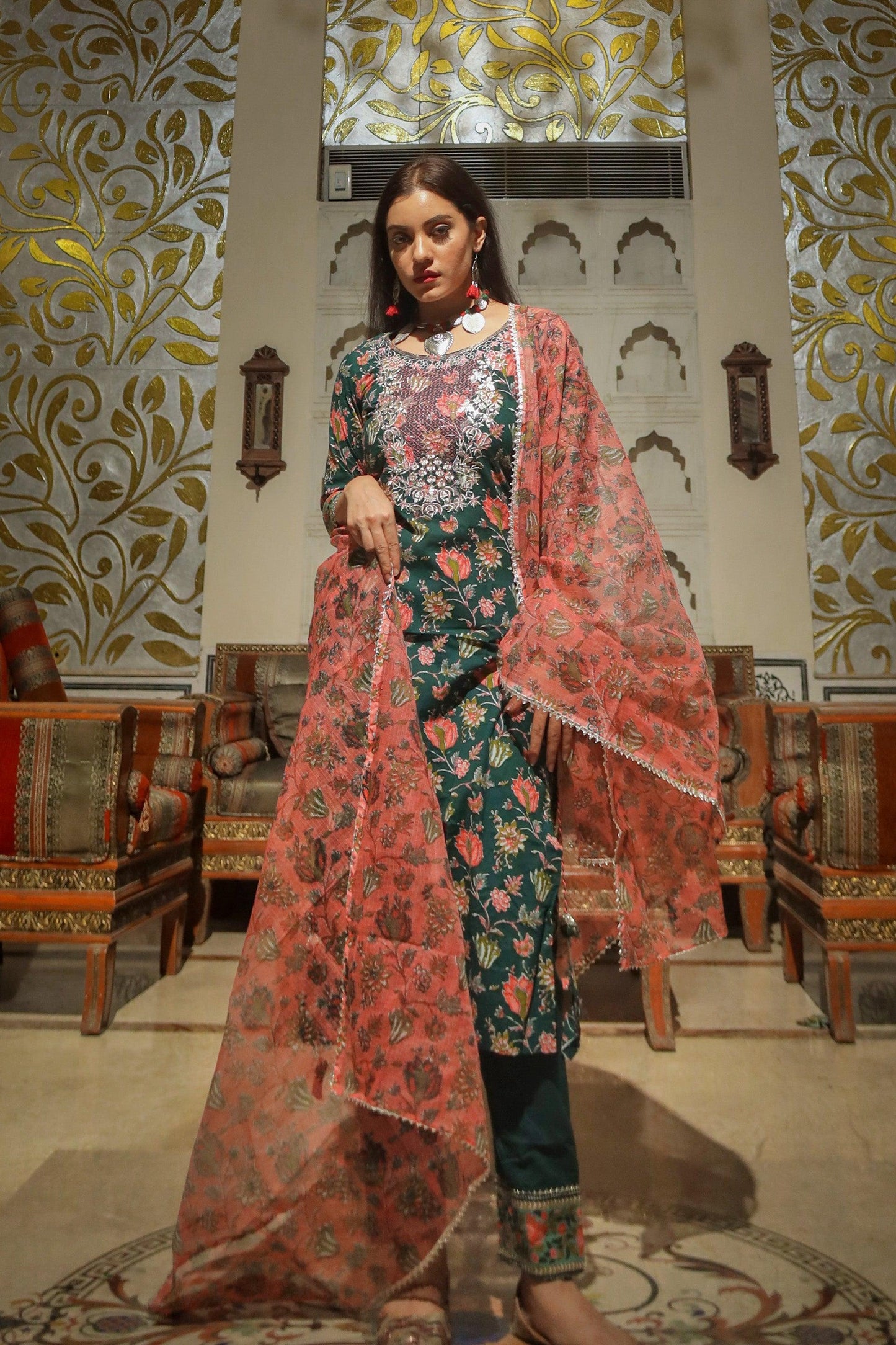 Eshani Green Floral Printed Kurta Pant Set with Dupatta - divenaworld.com