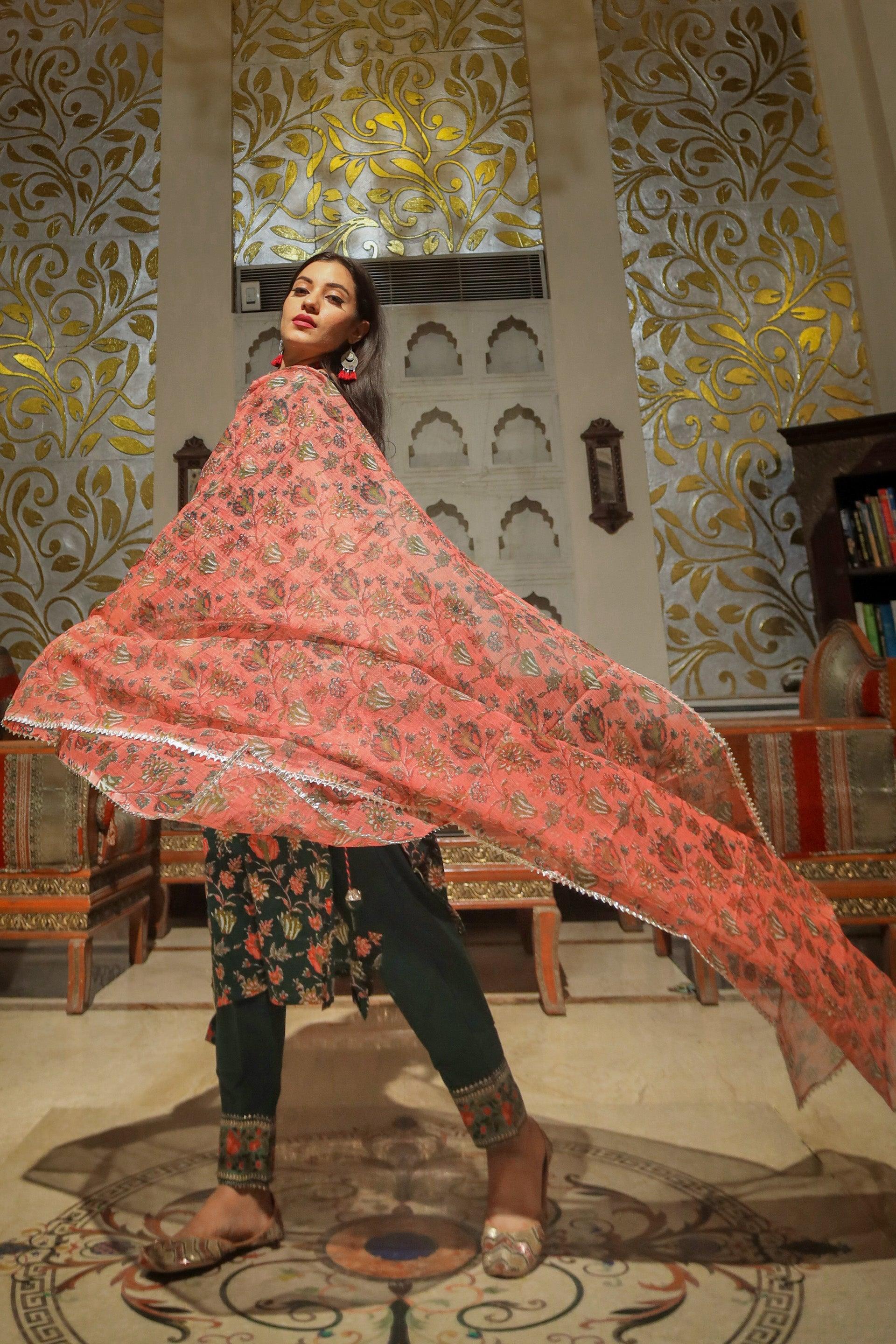 Eshani Green Floral Printed Kurta Pant Set with Dupatta - divenaworld.com