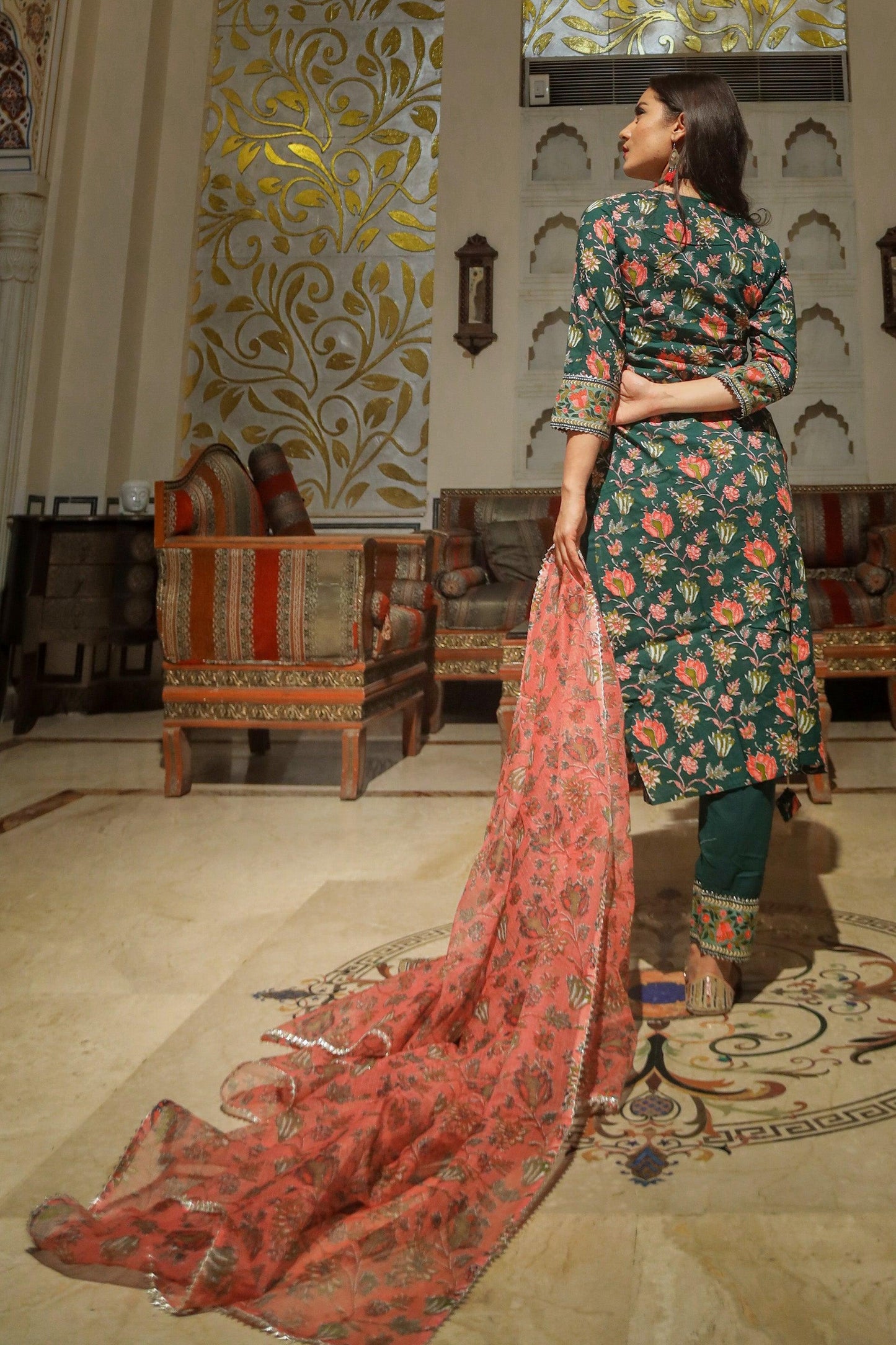 Eshani Green Floral Printed Kurta Pant Set with Dupatta - divenaworld.com