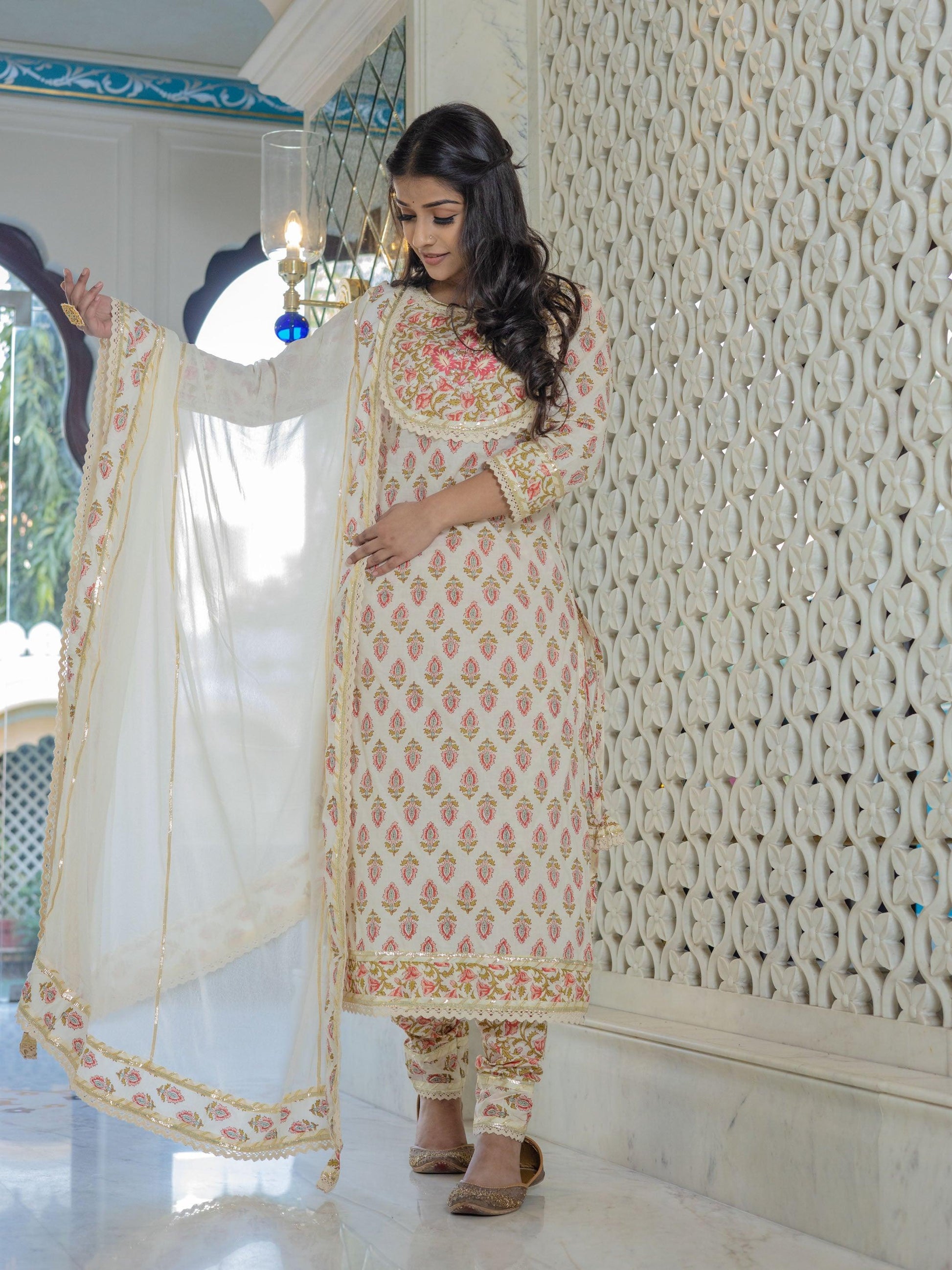 Eshani Off white Cotton Straight Kurta Pant set with Dupatta - divenaworld.com