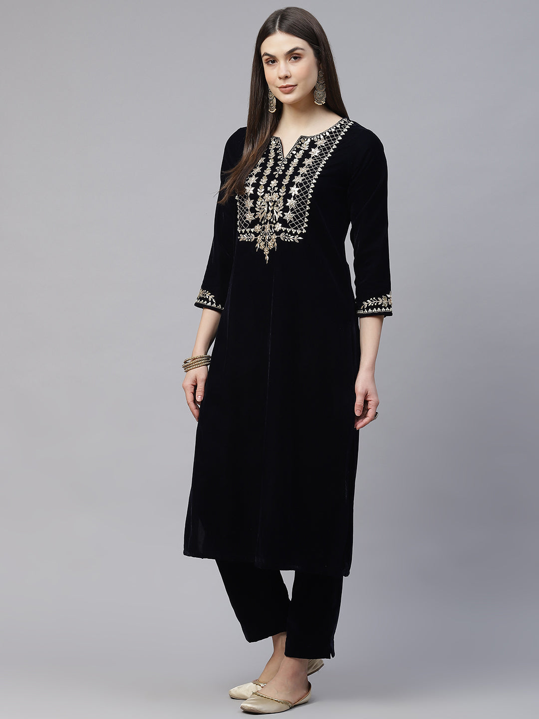 Eshani Royal Navy Blue Velvet Zardozi work Embroidered Kurta Pant With Net Dupatta set