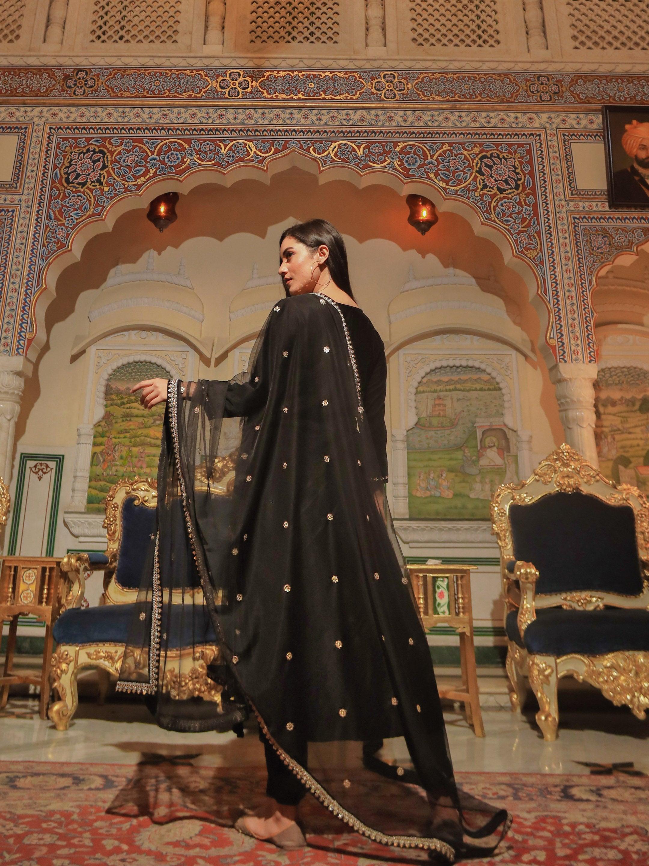 Eshani Black Velvet hand work Kurta pant With Net Dupatta set - divenaworld.com