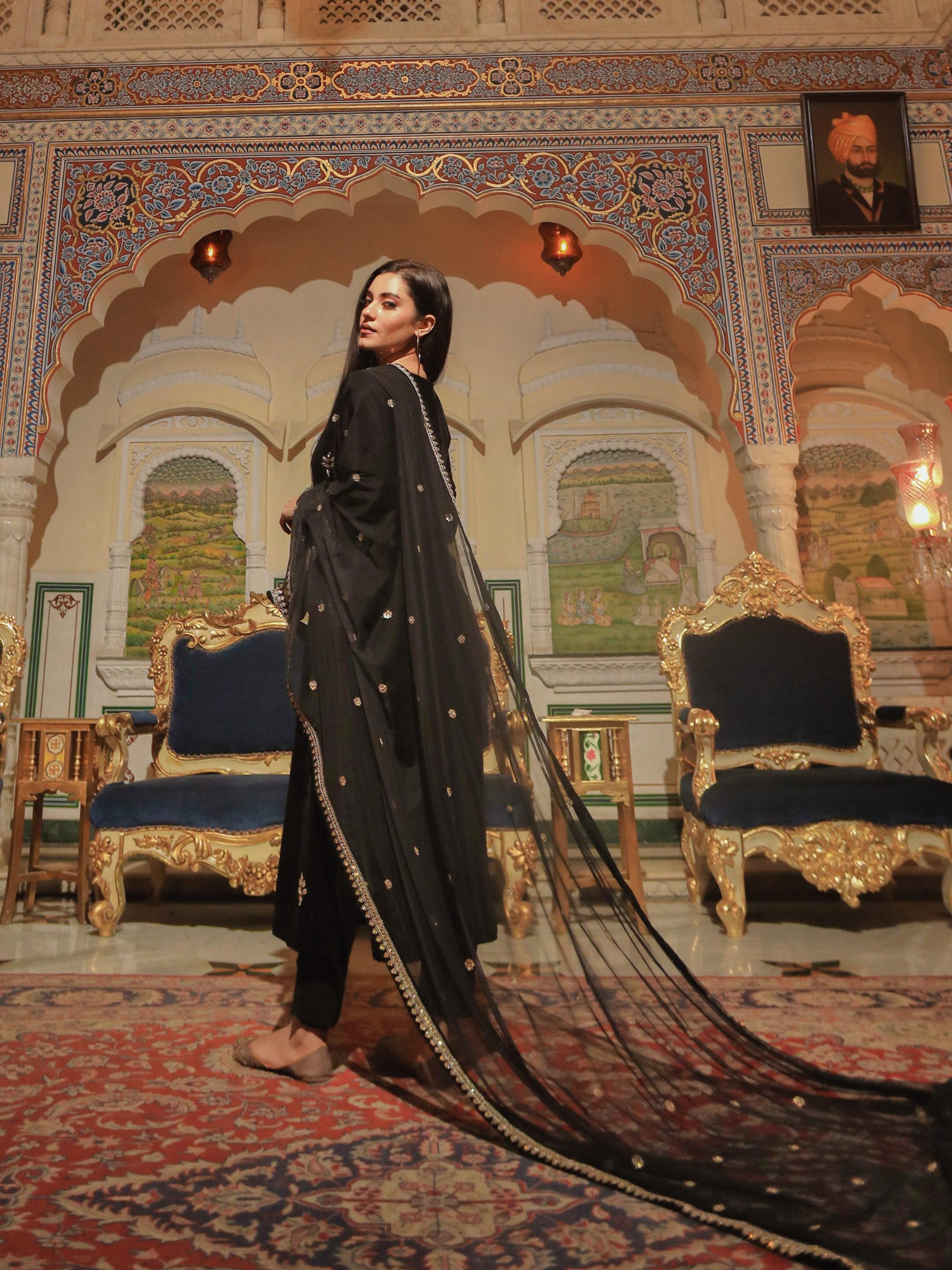 Eshani Black Velvet hand work Kurta pant With Net Dupatta set - divenaworld.com