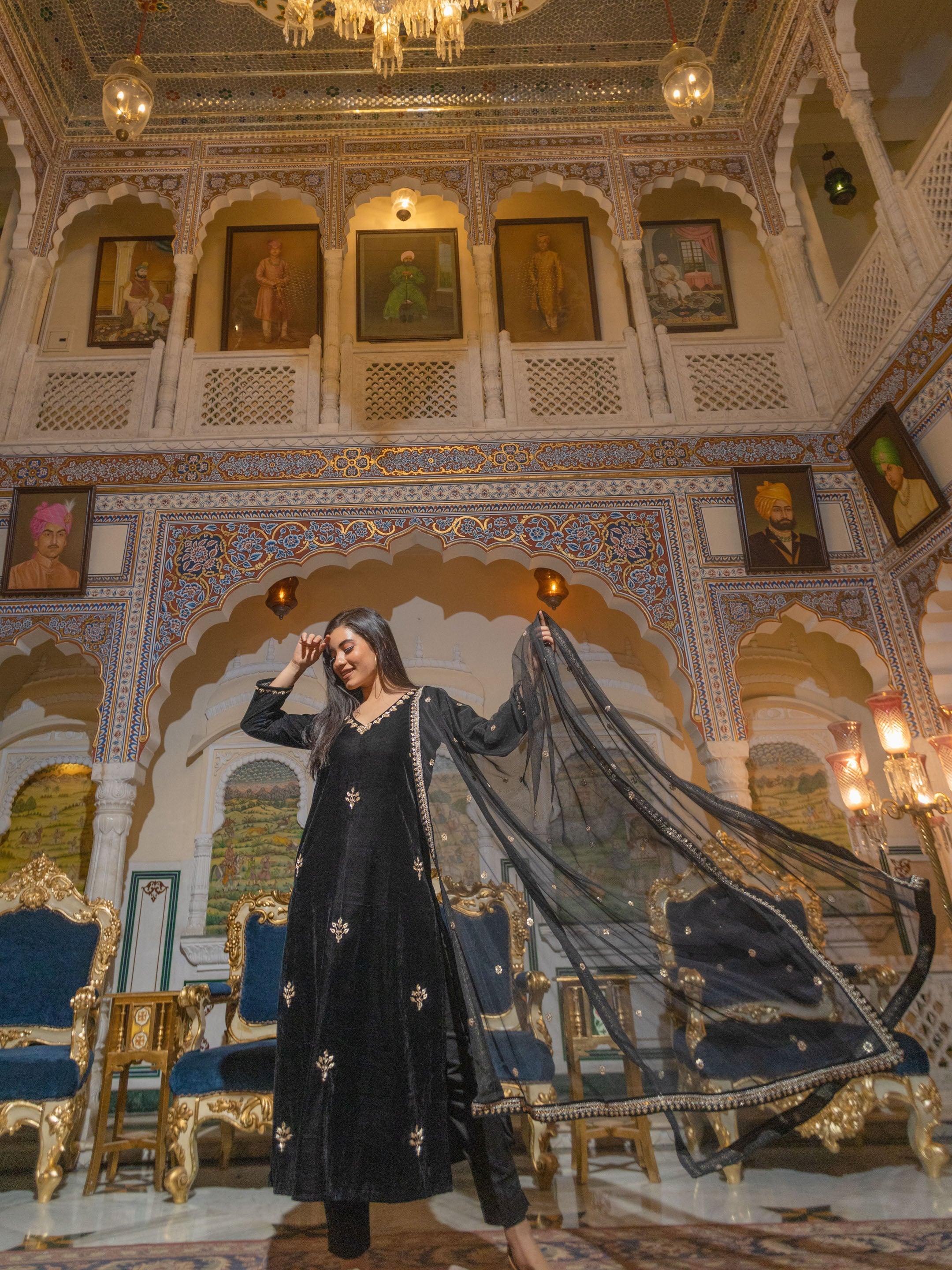 Eshani Black Velvet hand work Kurta pant With Net Dupatta set - divenaworld.com