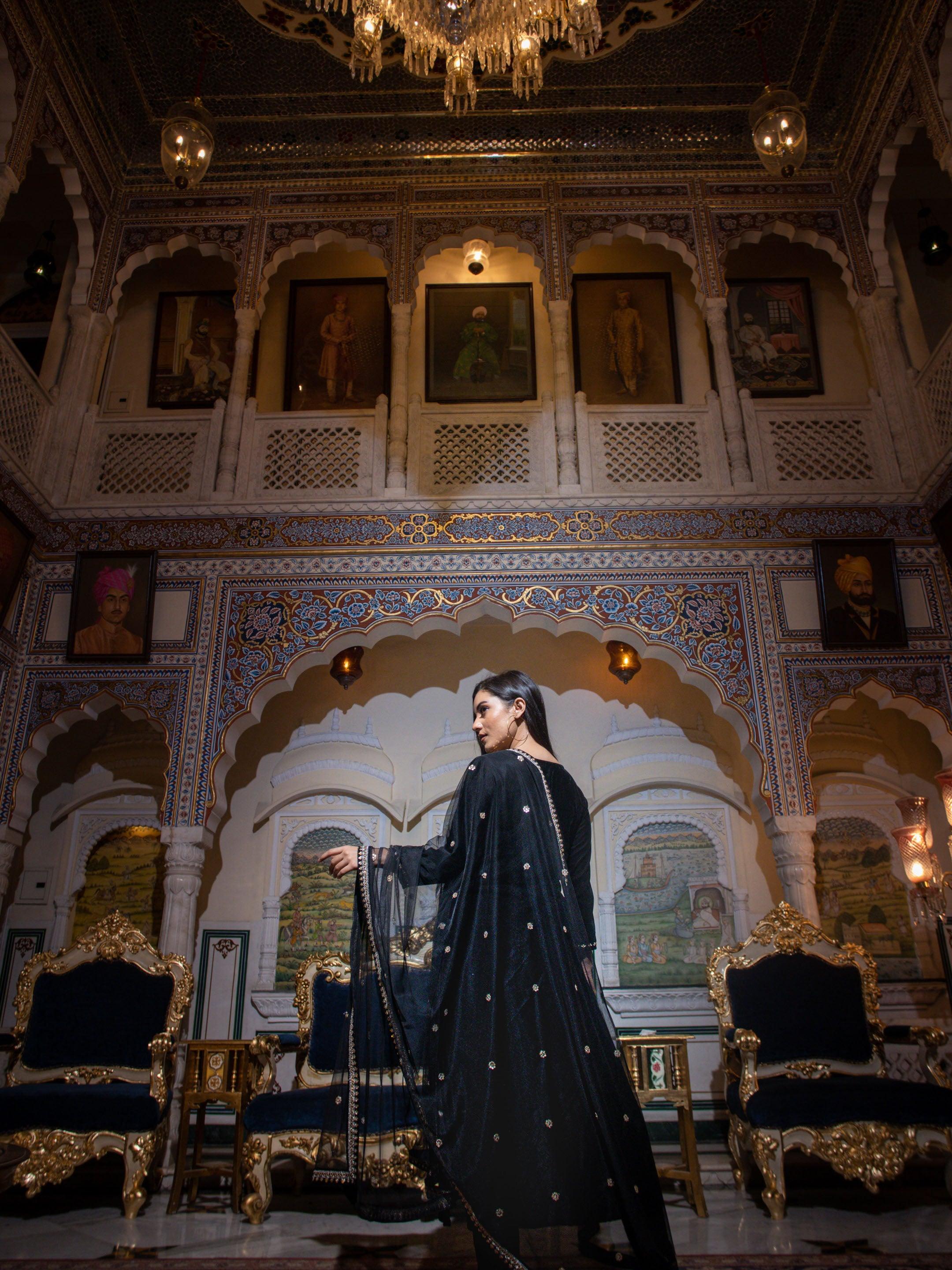 Eshani Black Velvet hand work Kurta pant With Net Dupatta set - divenaworld.com