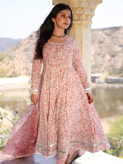 Eshani Baby Pink Cotton Anarkali Kurta Pant Set With Dupatta - divenaworld.com