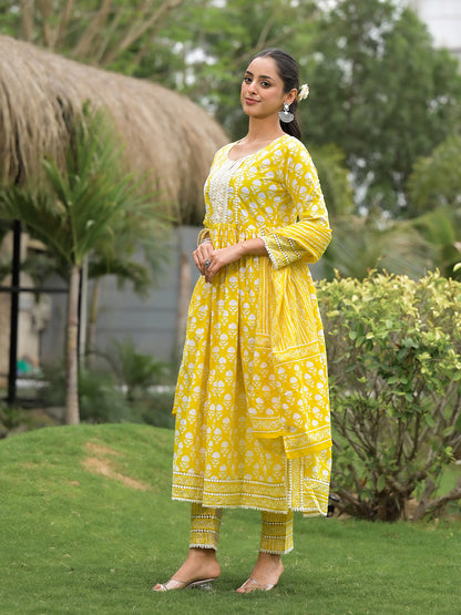 Eshani Yellow Floral Print Cotton Kurta Pants with Dupatta set for women