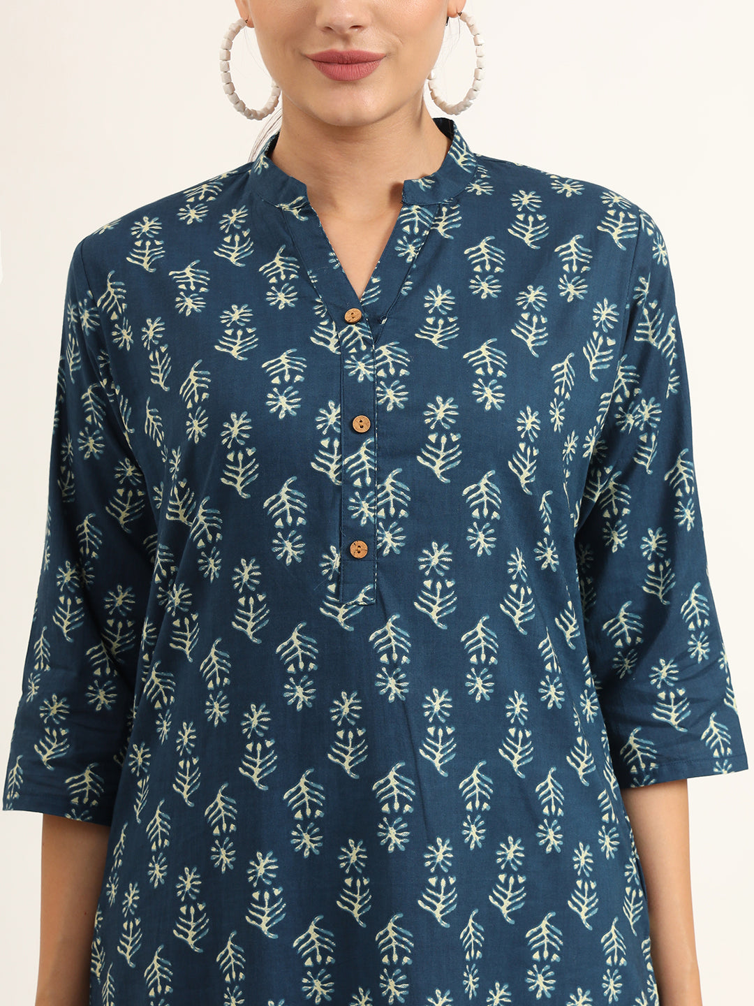 ESHANI Blue Floral Print Pure Cotton Straight Kurta