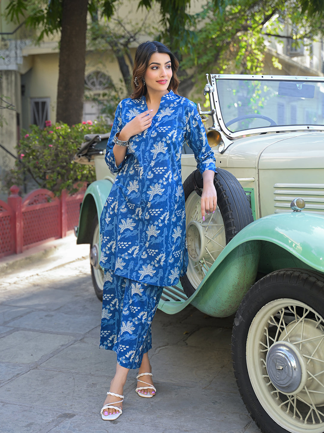 ESHANI Blue Floral Print Cotton Fabric Kurta with Pant