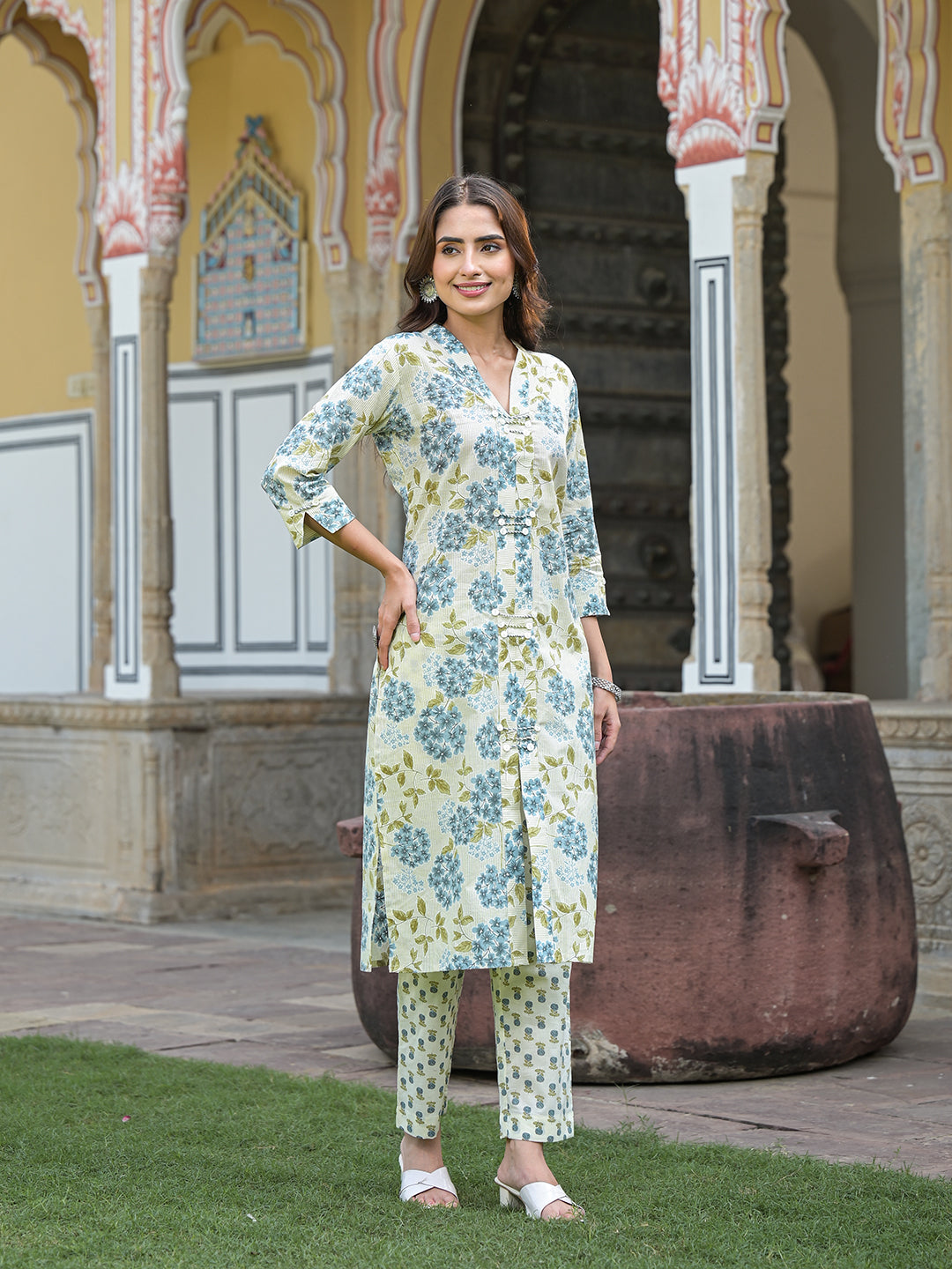 ESHANI Green Floral Print Pure Cotton Straight Kurta with Trouser